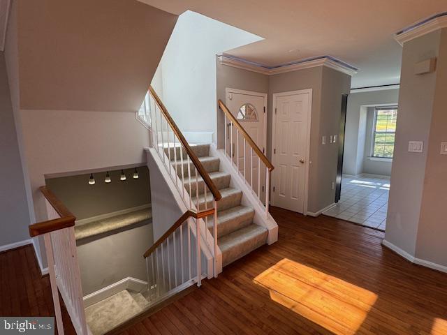 Building Photo - 15661 Montview Dr