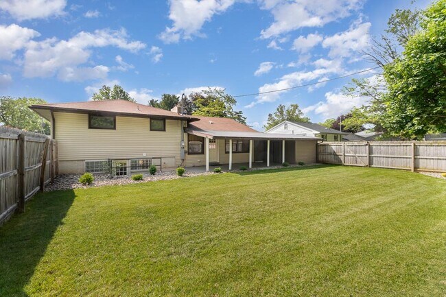 Building Photo - 24 Cornell Dr