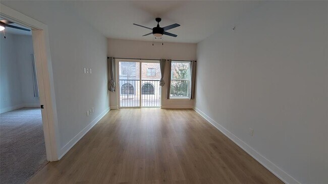 Building Photo - 2500 Longview St