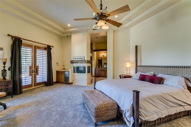 Building Photo - 549 Regents Gate Dr