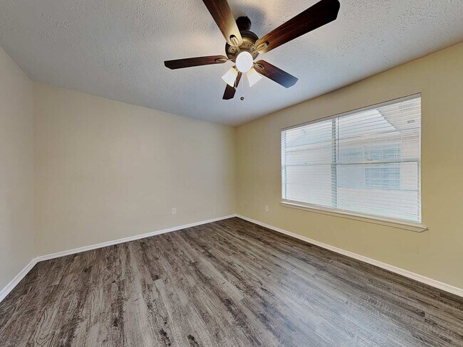 Building Photo - 14234 Montaigne Dr