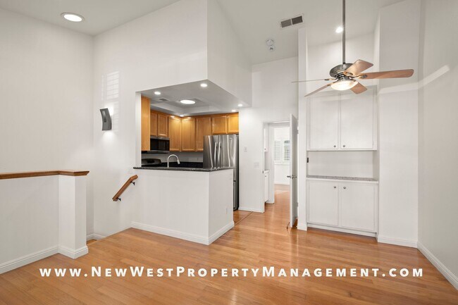 Building Photo - Exquisite North Park/University Heights Townhome, Small Pet Ok!