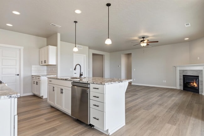 Building Photo - 8480 E Drover Loop