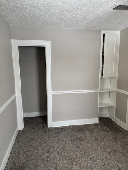 Building Photo - 1856 S Rundle Ave