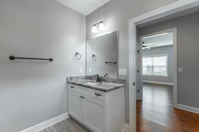 Building Photo - 3495 Travertine Ln