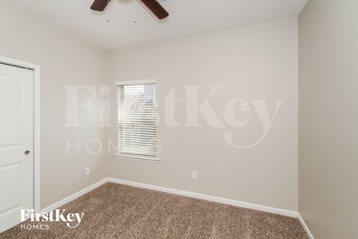 Building Photo - 308 Polo Ct