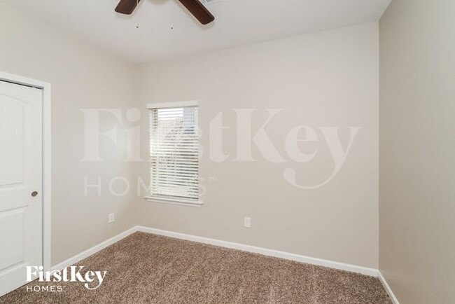 Building Photo - 308 Polo Ct