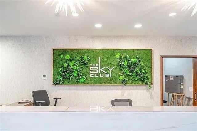 Building Photo - 700 1st St