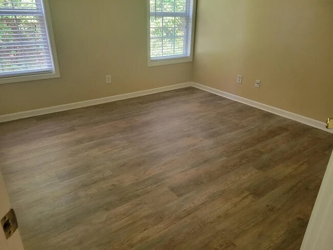 Building Photo - 6071 Grovegate Ln