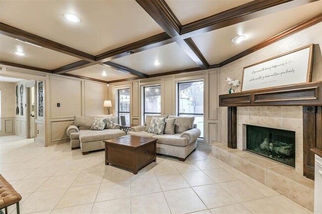 Building Photo - 407 W Chelsea Pl