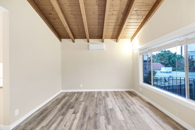 Building Photo - 3831 Beethoven St