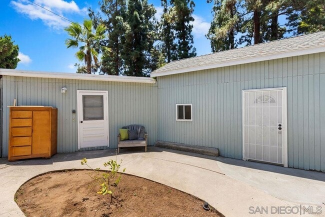 Building Photo - 10119 Grandview Dr