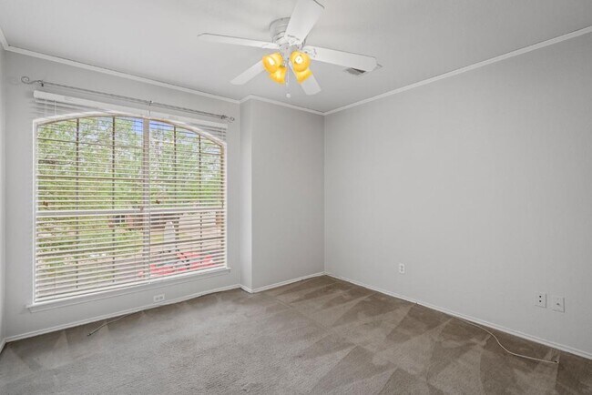 Building Photo - 1401 Thibodeaux Dr
