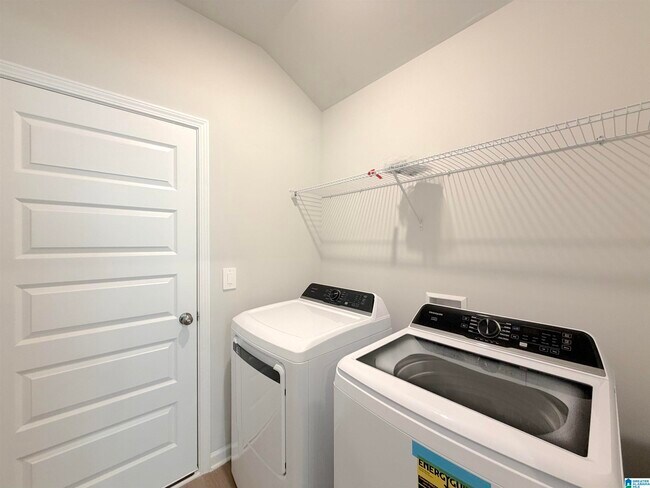 Building Photo - 302 Spanish Moss Ct