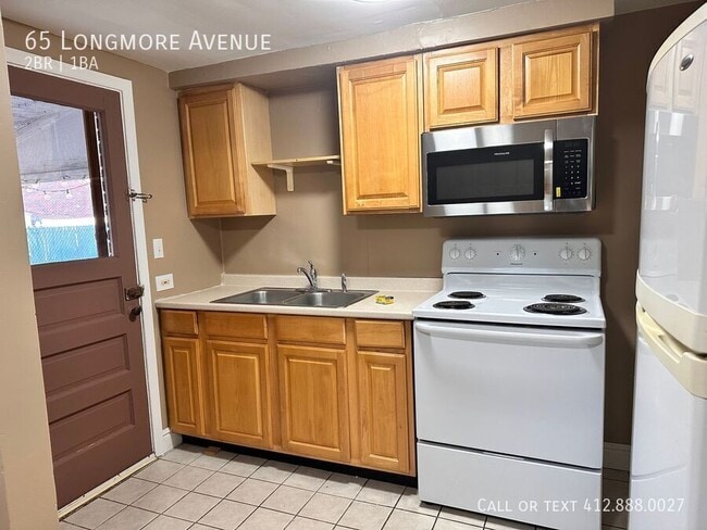 Building Photo - 65 Longmore Ave