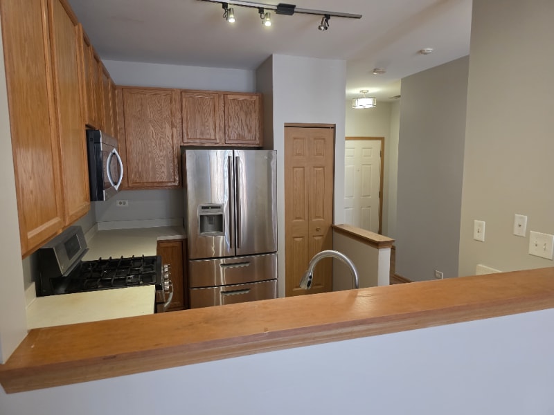 Building Photo - 2410 Oneida Ln