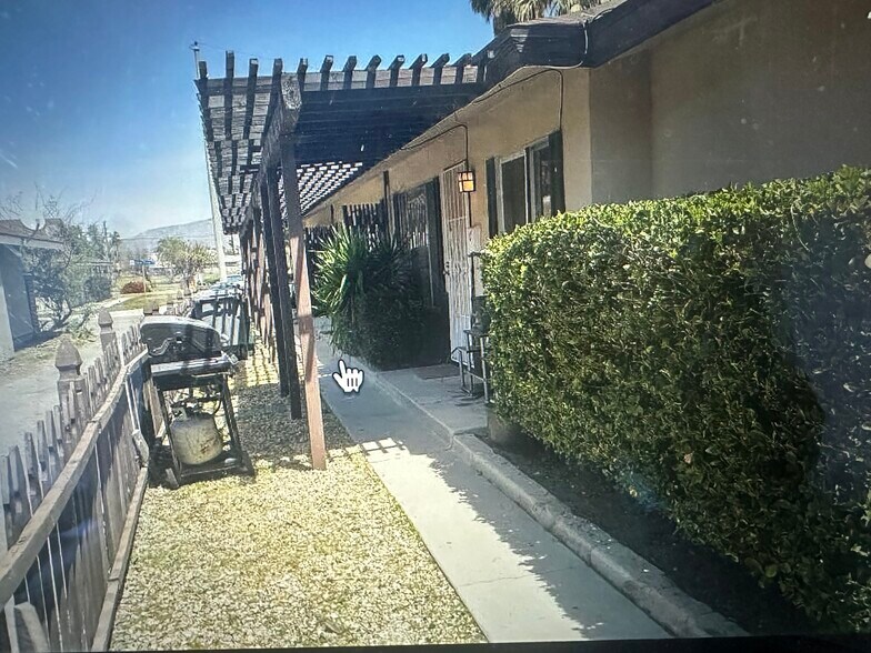 Building Photo - 1145 Olive Tree Ln