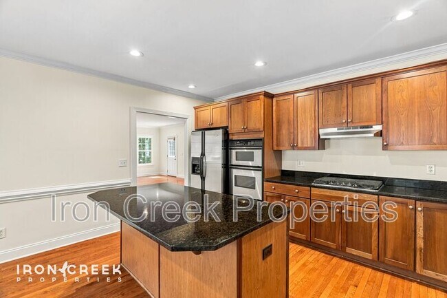 Building Photo - 1672 Olmsted Dr