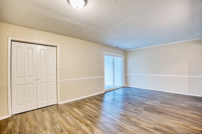 Building Photo - 5721 E Hastings Arch