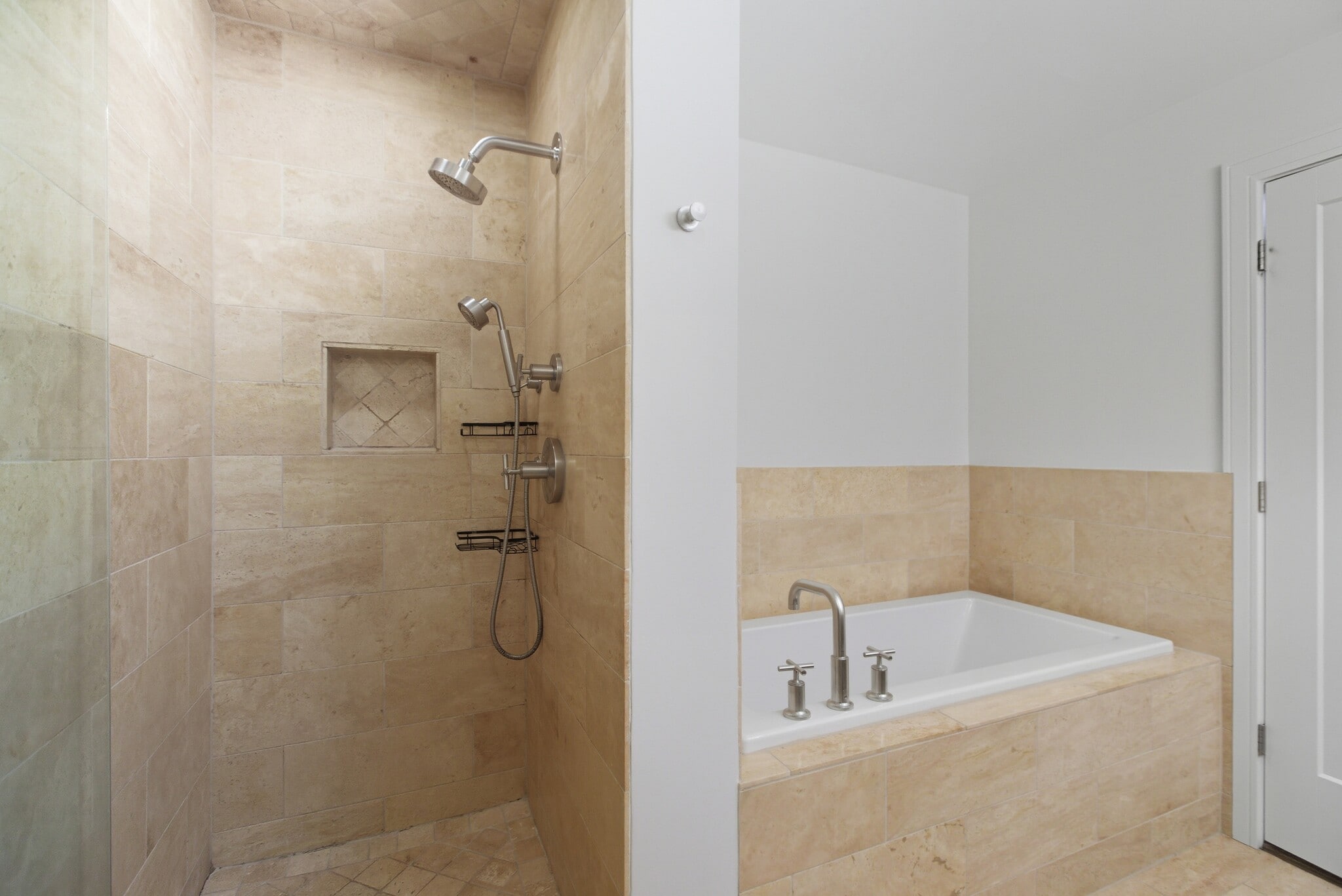 Building Photo - 525 W Superior St