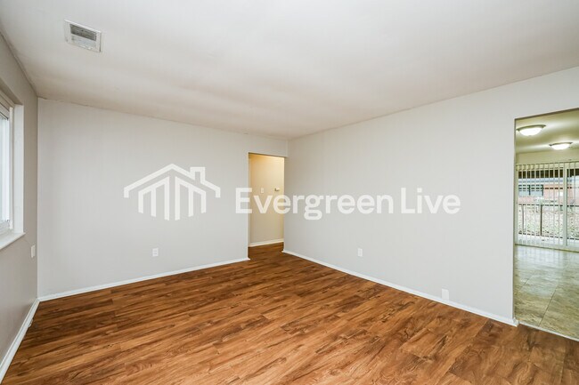 Building Photo - 5679 Tall Oaks Dr