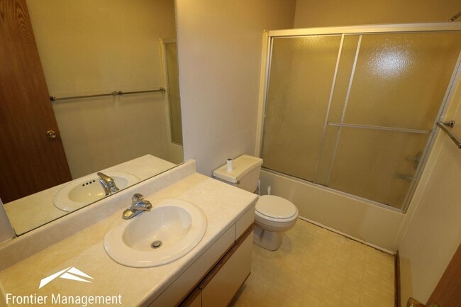 Building Photo - 2528 Candlecrest Cir