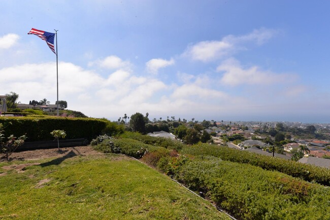 Building Photo - Beautiful Single Level Ocean View Home