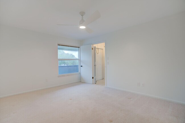 Building Photo - 8291 SE Croft Cir