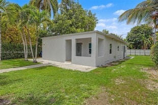 Building Photo - 5917 SW 62nd Ter