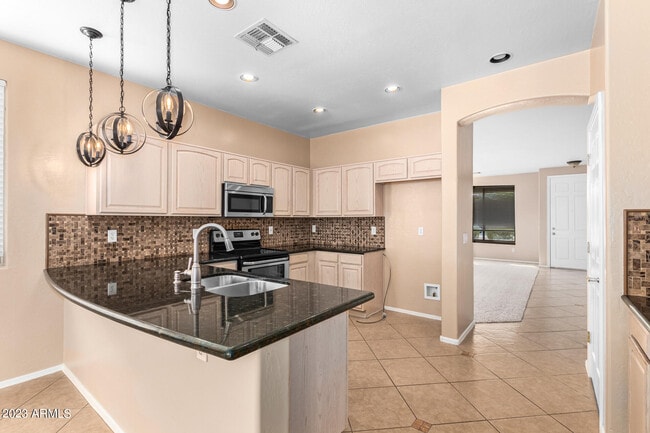 Building Photo - 17554 W Cardinal Dr