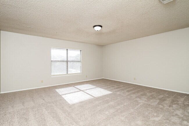 Building Photo - 6854 Park Haven