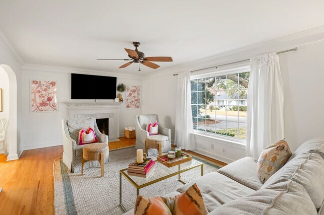 Building Photo - 3BD/3BA PLUS LOFT AND DETACHED ADU Located in SOUTH WINDAMERE-Available May 1, 2026!