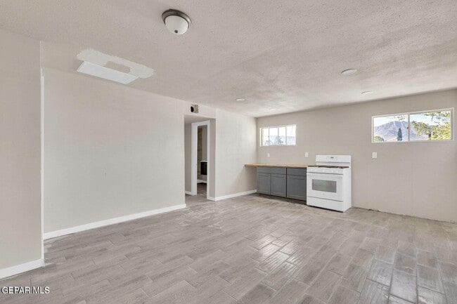 Building Photo - 8827 Mt Elbert Dr