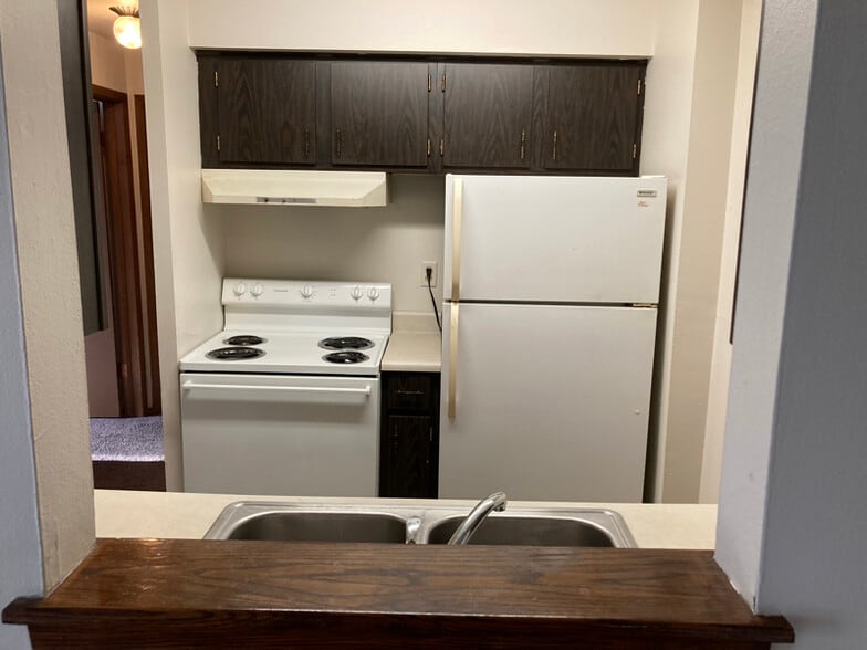 Building Photo - 10628 W Bobolink Ave