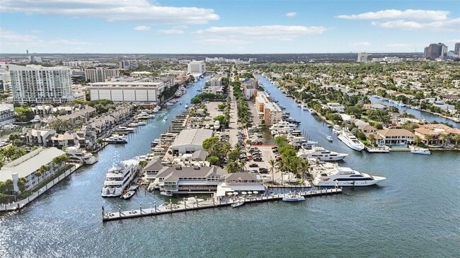 Building Photo - 1050 SE 15th St