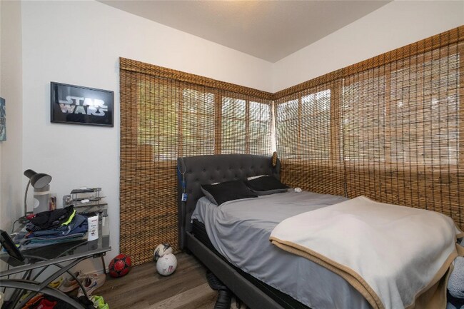 Building Photo - 23111 Gilford St
