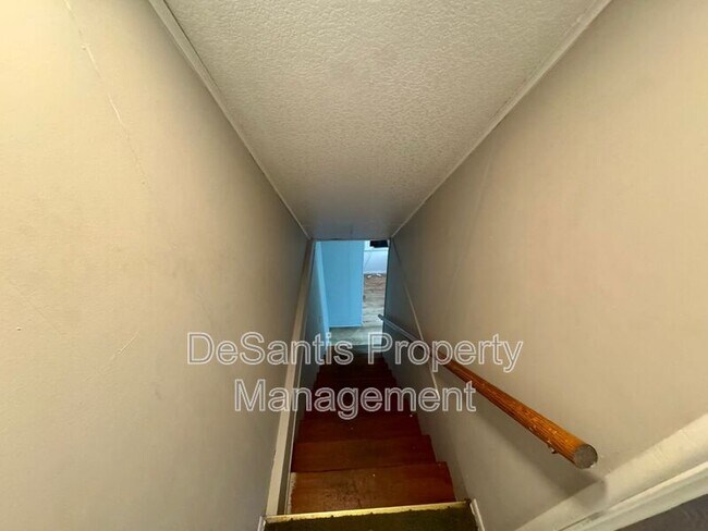 Building Photo - 474 Spang Ave