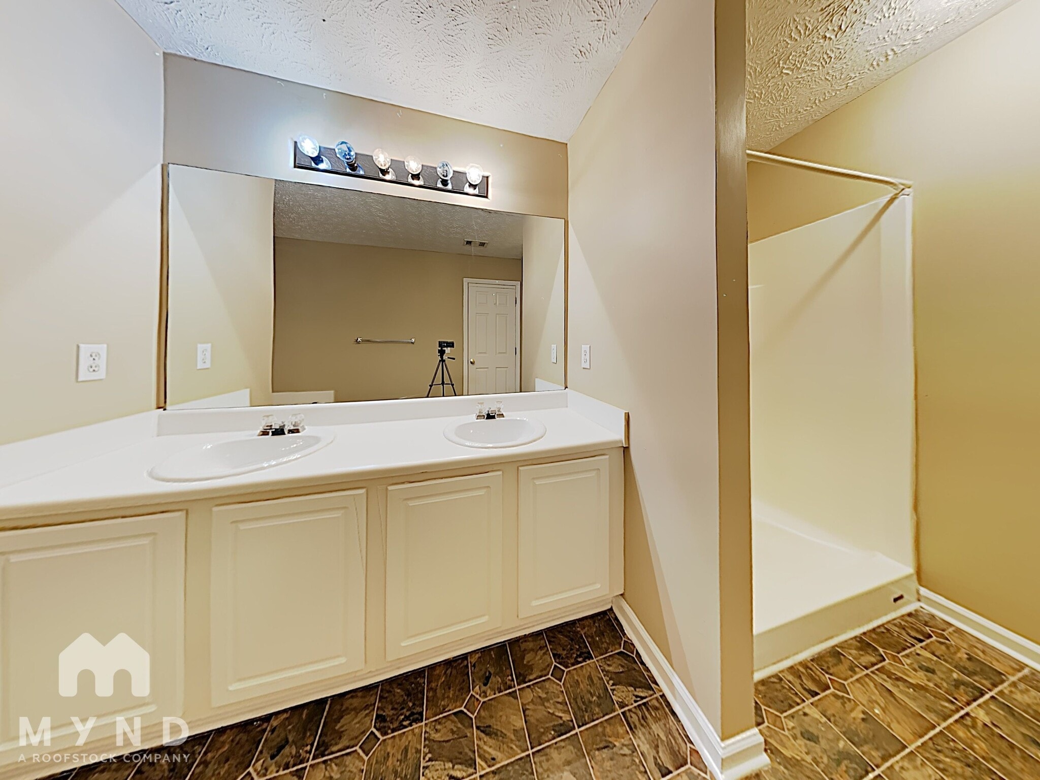 Building Photo - 4615 Legacy Square
