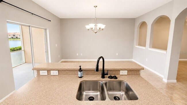 Building Photo - 3696 Parkridge Cir