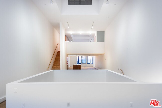 Building Photo - 11 Brooks Ave