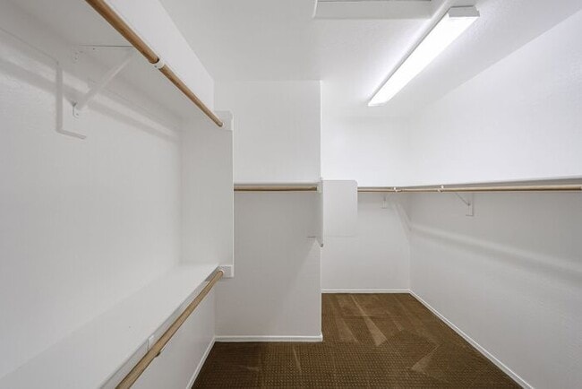 Building Photo - MOVE IN SPECIALS!! Charming 4 Bed 2 bath 2 Car Garage Home in the heart of Peoria