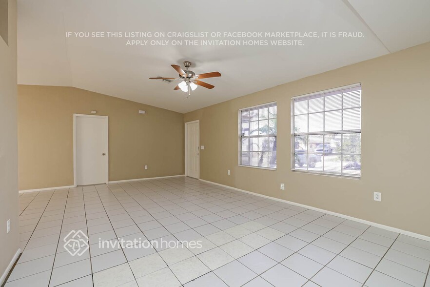 Building Photo - 8012 Cypress Dr N