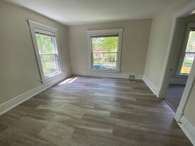 Building Photo - 1411 Golden Ave