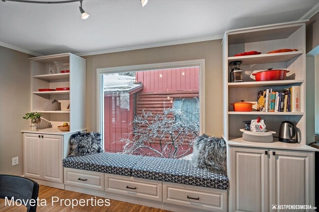 Building Photo - 4 br, 3.5 bath House - 1334 K Street