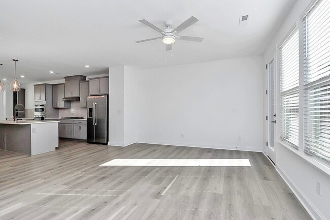 Building Photo - 707 Hoke Ln