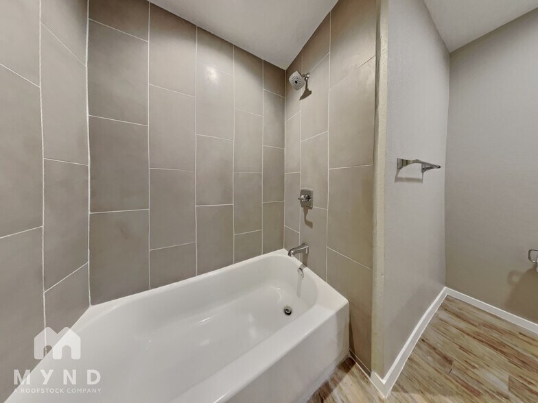 Building Photo - 4315 Hirschfield Rd