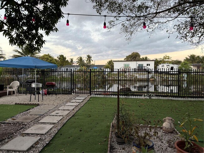 Building Photo - 2101 NW 105th Terrace