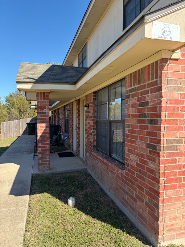 Building Photo - 1009 Lansberry Ct