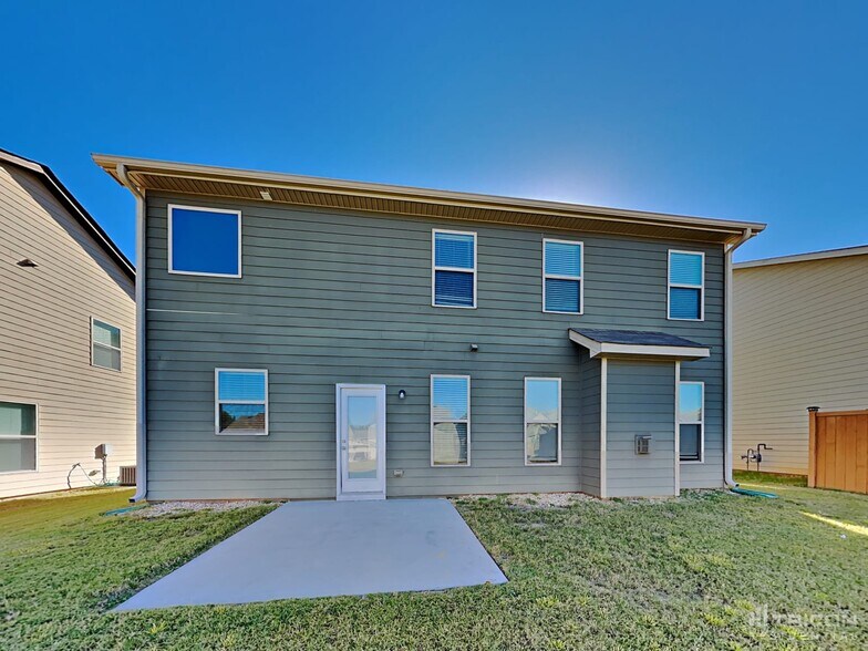 Building Photo - 2203 Jenny Dr