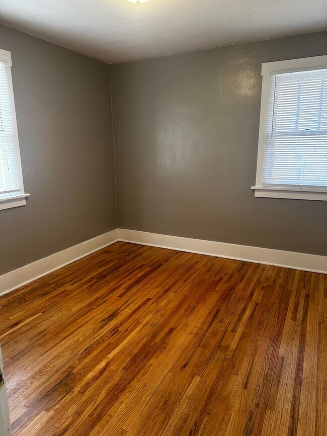 Building Photo - 4 Bedroom